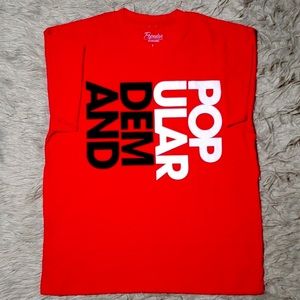 NWOT🔥Popular Demand Classis Logo Tee